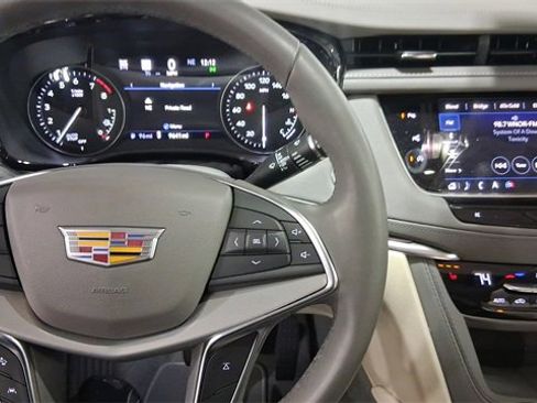 Used 2025 Cadillac XT5 Premium Luxury w/ Technology Package image 12
