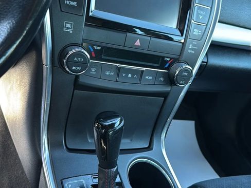 Used 2015 Toyota Camry XSE w/ Advanced Technology Package image 5