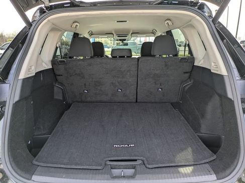 Used 2025 Nissan Rogue SV image 26