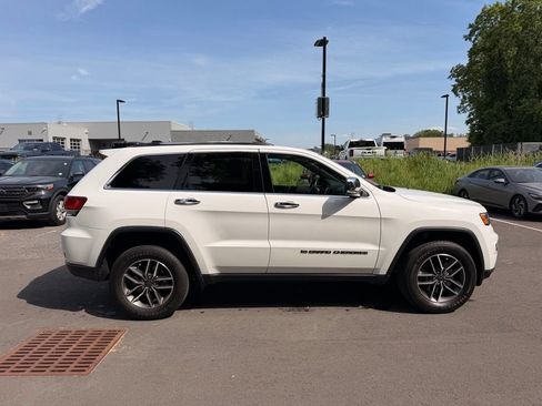 Used 2022 Jeep Grand Cherokee Limited AWD/4WD image 2