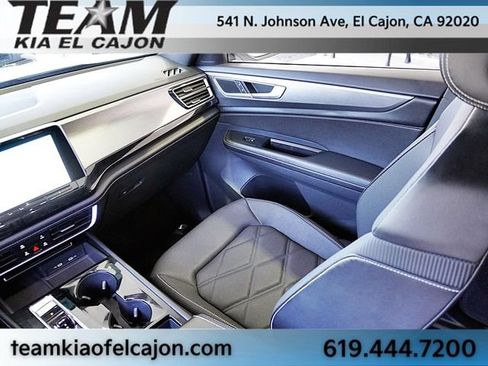 Used 2024 Volkswagen Atlas Cross Sport SE FWD image 21