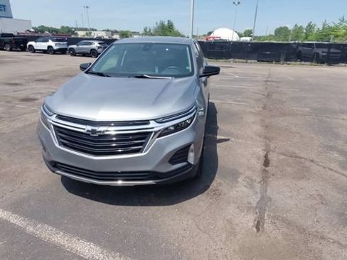 Used 2024 Chevrolet Equinox LT w/ LPO, Floor Liner Package FWD image 3