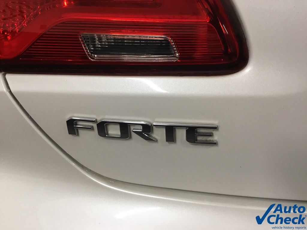 Used 2015 Kia Forte Koup EX FWD image 13