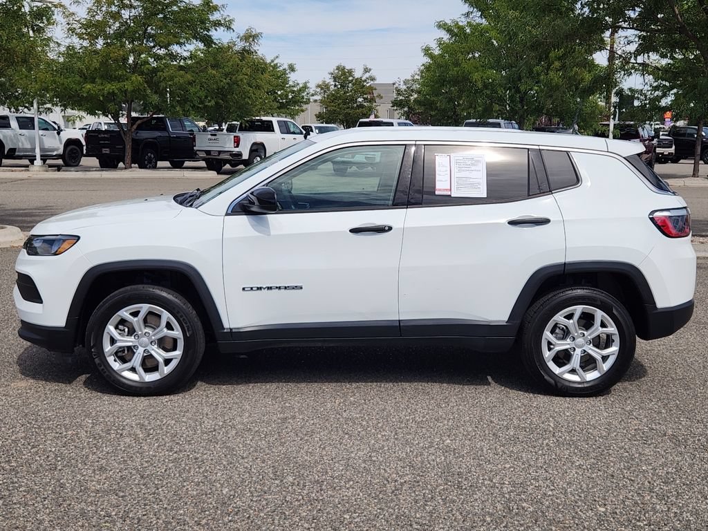 Used 2024 Jeep Compass Sport AWD/4WD image 33