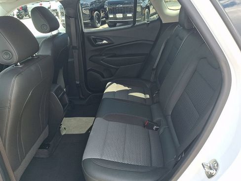 Certified 2024 Chevrolet Trax LT FWD image 12
