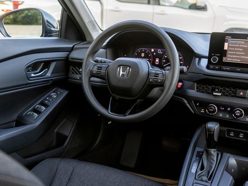 Used 2023 Honda Accord EX image 25