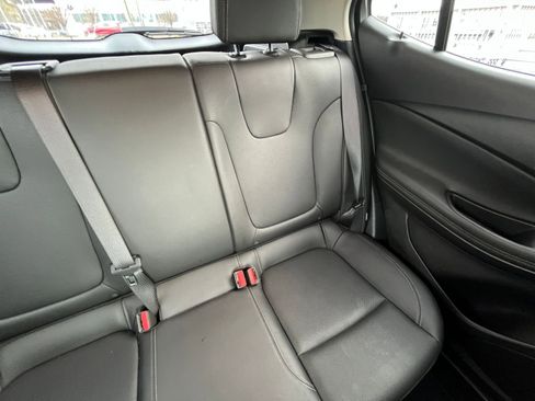 Used 2024 Buick Encore GX Sport Touring image 36