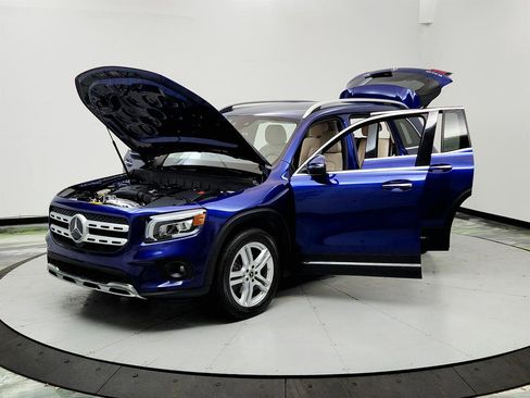 Used 2021 Mercedes-Benz GLB 250 w/ Premium Package image 9
