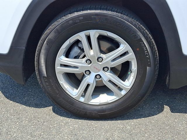 Used 2024 GMC Terrain SLE w/ Driver Convenience Package FWD image 8