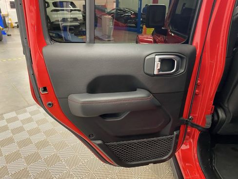 Used 2020 Jeep Gladiator Rubicon w/ Safety Group image 16