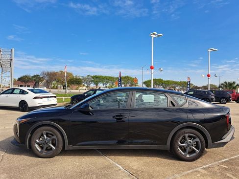 Used 2025 Kia K4 LXS image 8