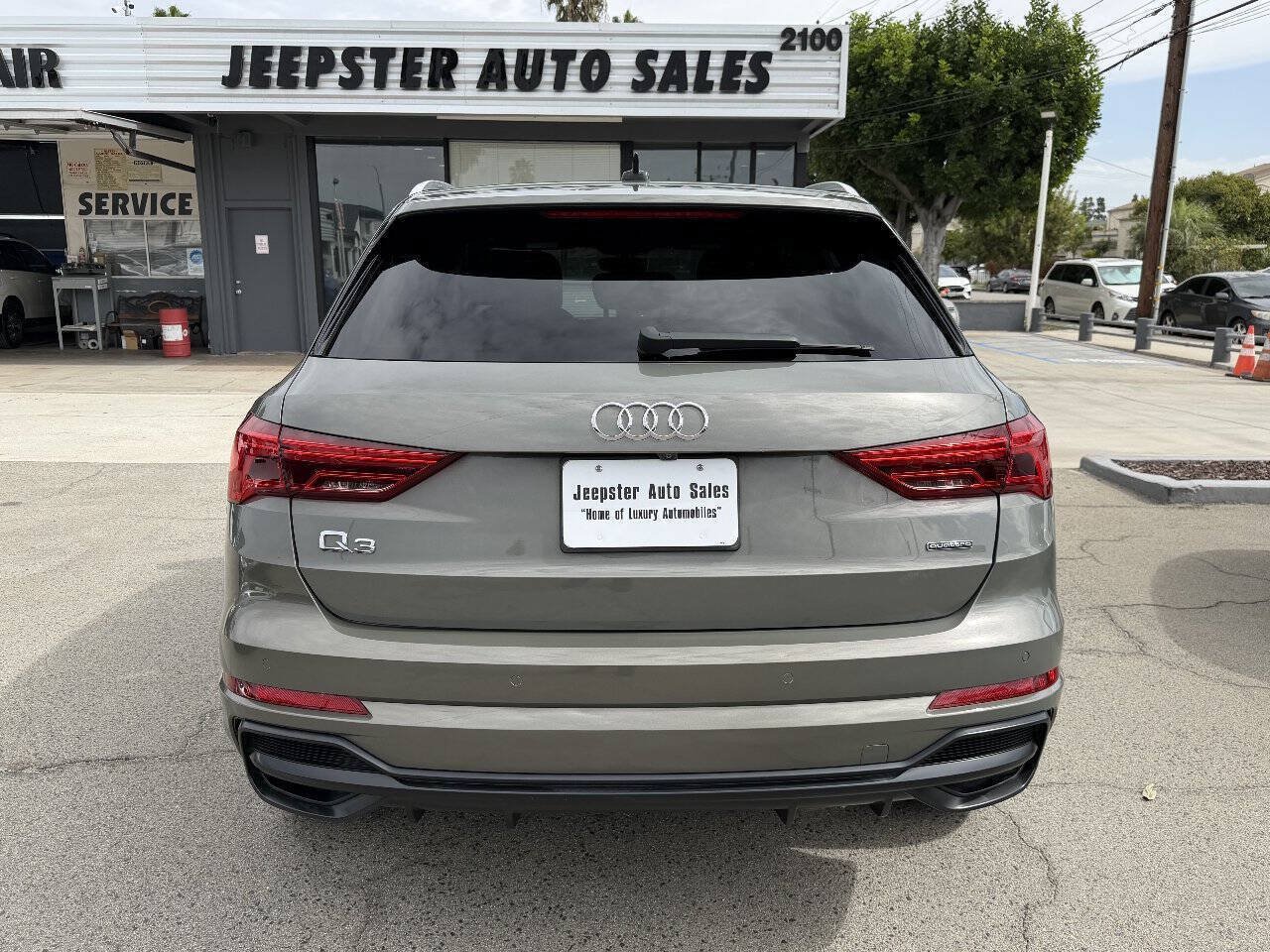 Used 2020 Audi Q3 2.0T Premium Plus w/ Premium Plus Package AWD/4WD image 5