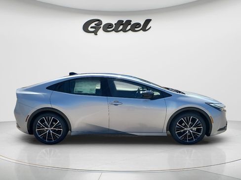 New 2026 Toyota Prius Limited FWD image 4
