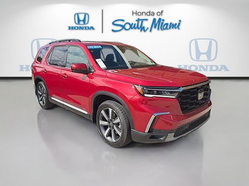 Certified 2024 Honda Pilot Touring image 1