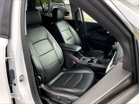 Used 2024 GMC Terrain SLT AWD/4WD image 9