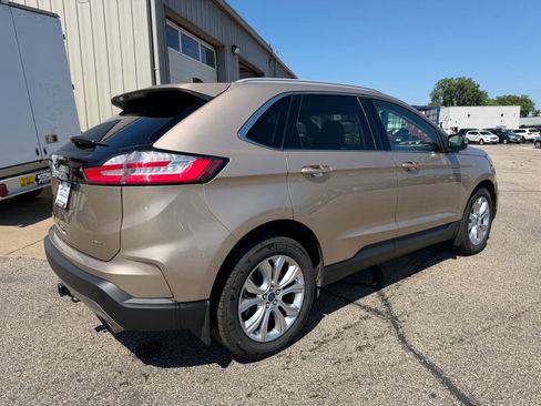 Used 2021 Ford Edge Titanium w/ Class II Trailer Tow Package AWD/4WD image 4