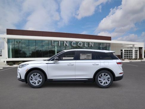New 2026 Lincoln Corsair Premiere FWD image 3