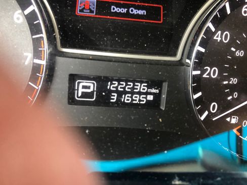 Used 2013 Nissan Altima 2.5 SV FWD image 2