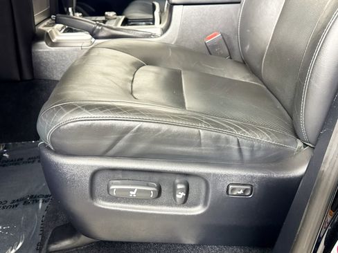 Used 2017 Toyota Land Cruiser image 26