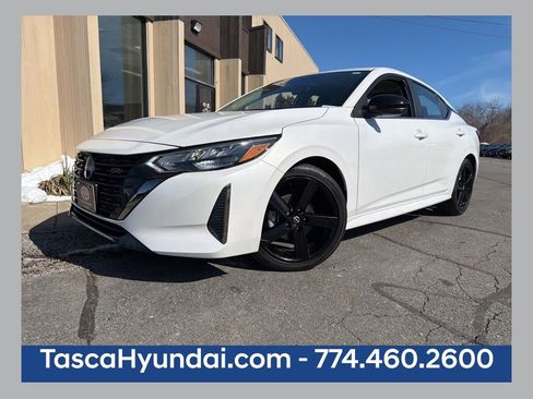 Used 2024 Nissan Sentra SR image 1