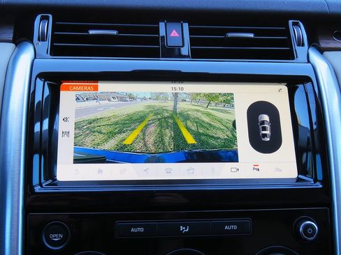 Used 2018 Land Rover Discovery HSE image 27