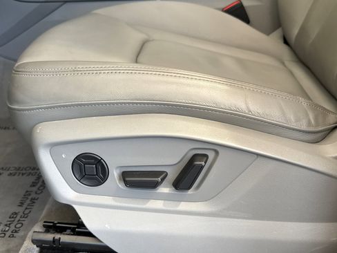 Used 2023 Audi Q7 3.0T Premium Plus image 12