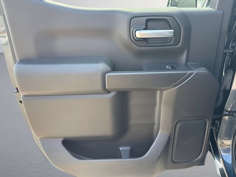 Used 2020 Chevrolet Silverado 1500 Custom w/ Custom Value Package AWD/4WD image 24