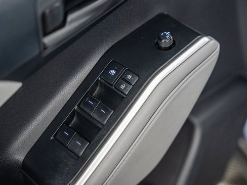 Certified 2023 Toyota Highlander LE image 40