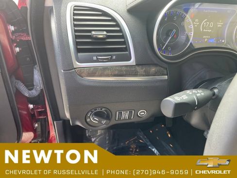 Used 2023 Chrysler 300 Touring L w/ Popular Equipment Group RWD image 7