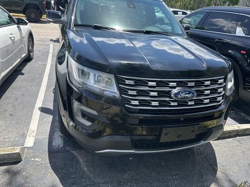 Used 2016 Ford Explorer Limited w/ Equipment Group 301A image 3