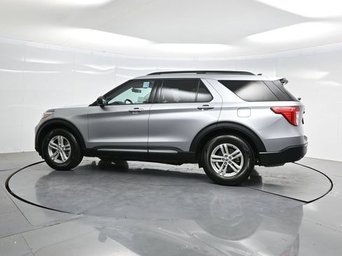 Used 2022 Ford Explorer XLT RWD image 5
