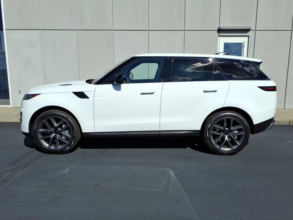New 2027 Land Rover Range Rover Sport SE AWD/4WD image 3