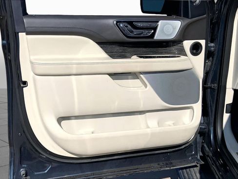 Used 2021 Lincoln Navigator L Black Label w/ Cargo Convenience Package AWD/4WD image 20