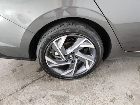 Used 2025 Hyundai Elantra SEL FWD image 39