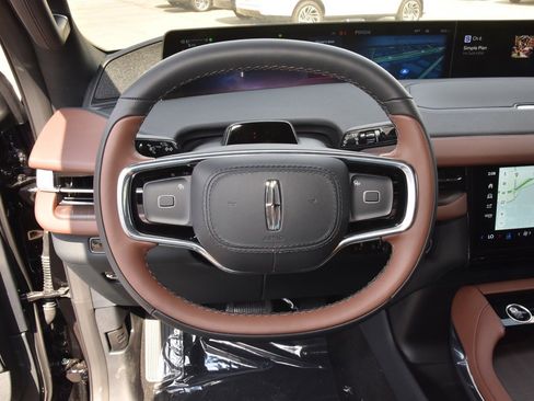 New 2025 Lincoln Navigator L Reserve image 24