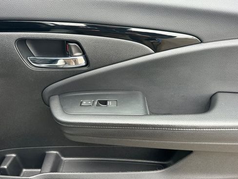 Certified 2020 Honda Pilot Touring image 23