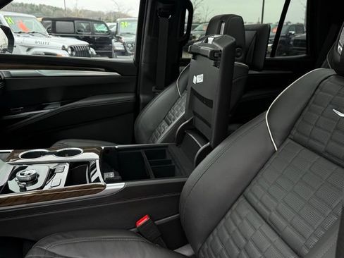 Used 2026 Cadillac Escalade Platinum Sport AWD/4WD image 48