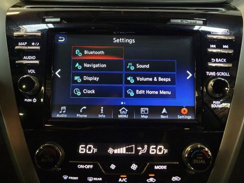 Used 2018 Nissan Murano SV AWD/4WD image 25