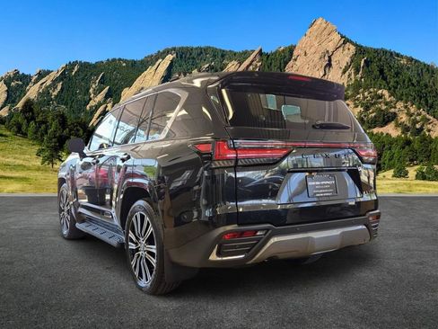Used 2026 Lexus LX 600 4WD w/ Luxury Package image 7