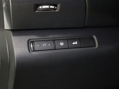 Used 2023 Nissan Pathfinder SL AWD/4WD image 13