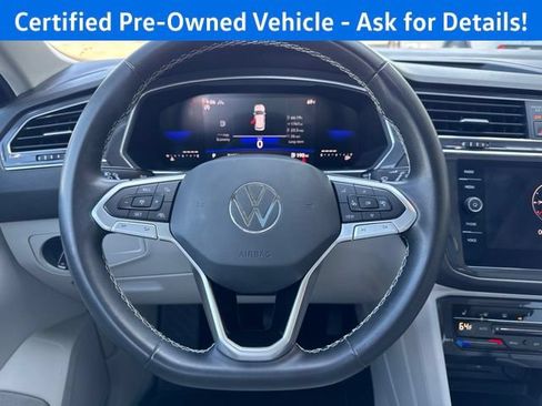 Certified 2023 Volkswagen Tiguan SE w/ Panoramic Sunroof Package AWD/4WD image 11