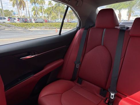 Used 2020 Toyota Camry XSE image 11