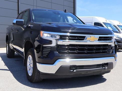 Used 2025 Chevrolet Silverado 1500 LT AWD/4WD image 6