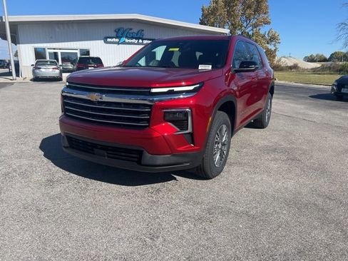 New 2026 Chevrolet Traverse LT w/ Driver Confidence Package image 2