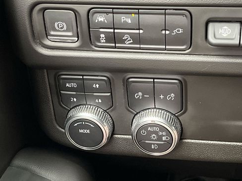 Certified 2021 GMC Yukon XL AT4 w/ Technology Package AWD/4WD image 18