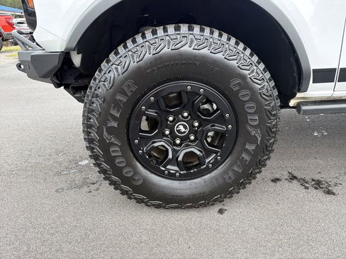 Certified 2023 Ford Bronco Wildtrak AWD/4WD image 32