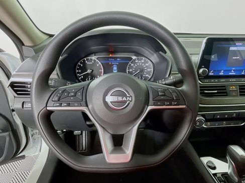 New 2026 Nissan Altima 2.5 SV FWD image 8