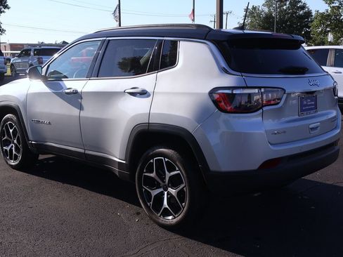 Used 2025 Jeep Compass Limited AWD/4WD image 18