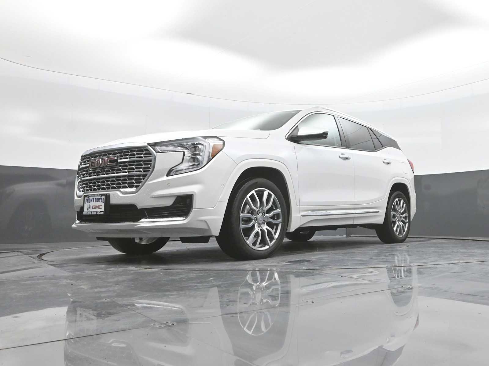 Used 2024 GMC Terrain Denali w/ Denali Premium Package AWD/4WD image 50