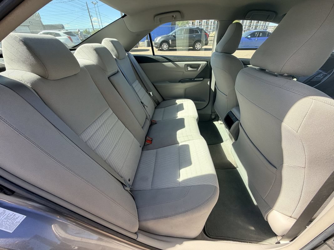 Used 2016 Toyota Camry LE FWD image 12